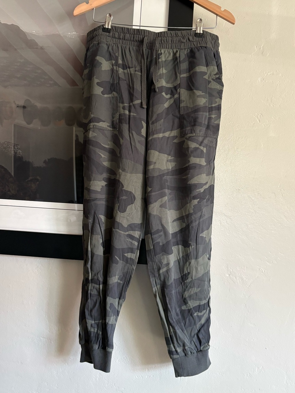 Splendid Olive & Charcoal Camo Jogger Pants